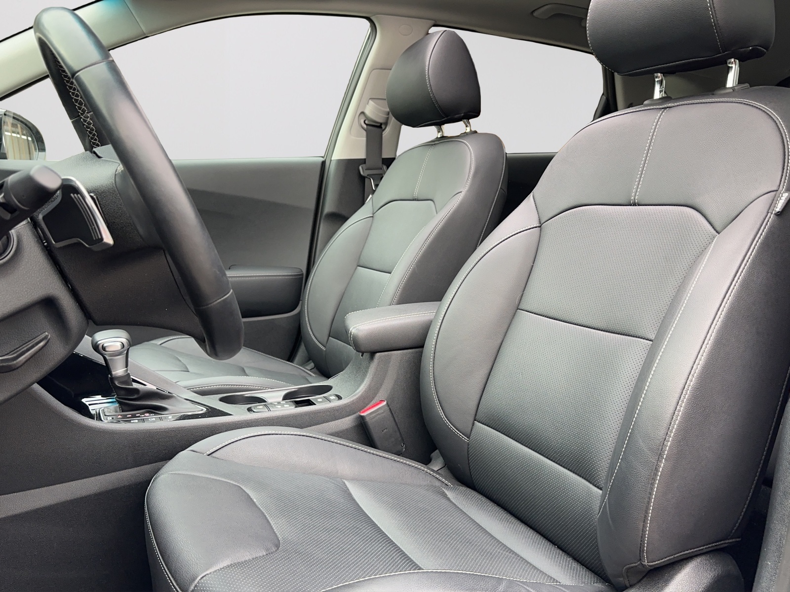 KIA Niro 1.6GDi Plug-in Hybrid Style DCT-image-10