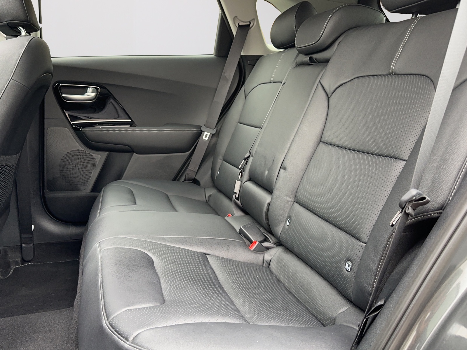 KIA Niro 1.6GDi Plug-in Hybrid Style DCT-image-11