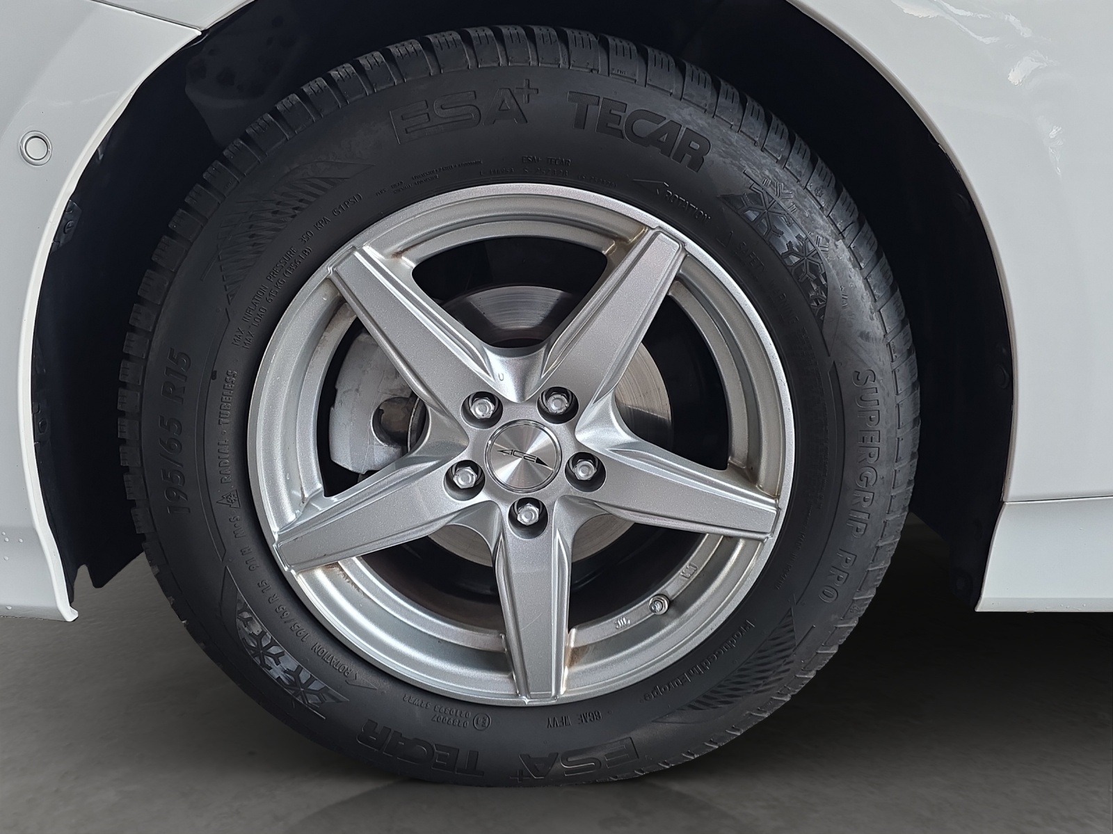 TOYOTA Prius 1.8 VVTi HSD Plug-In Premium-image-14