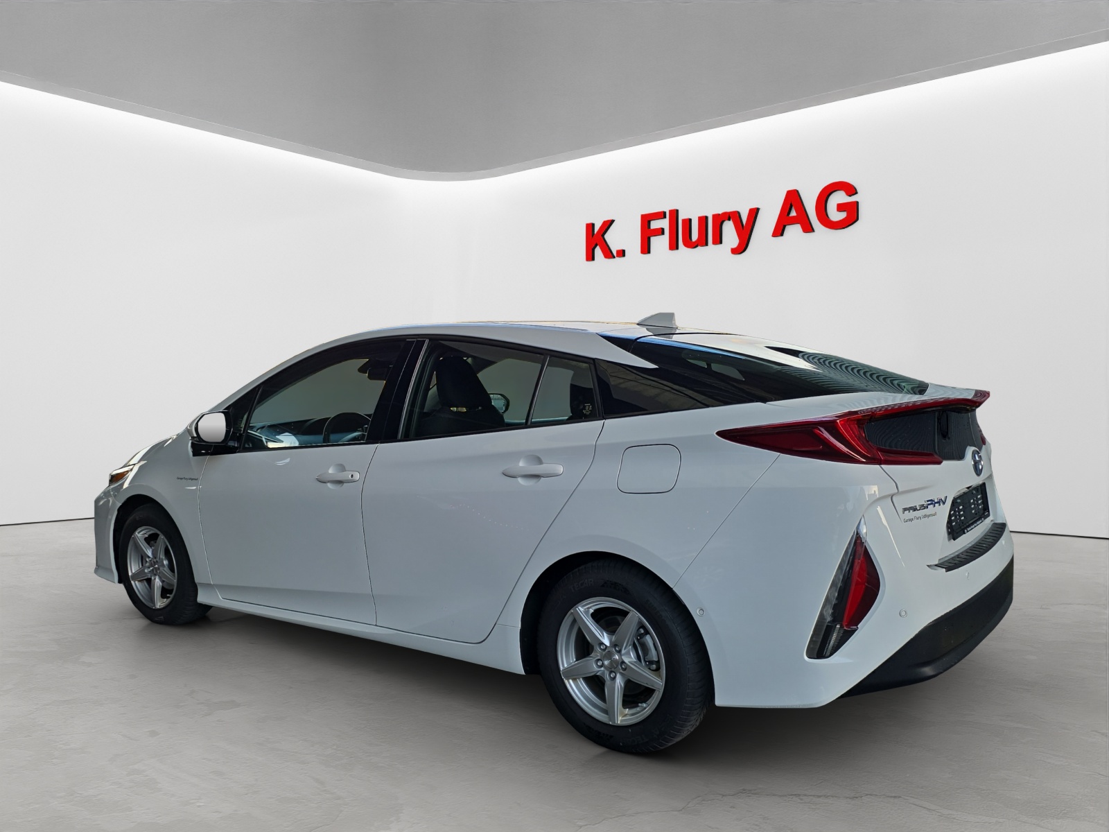 TOYOTA Prius 1.8 VVTi HSD Plug-In Premium-image-2
