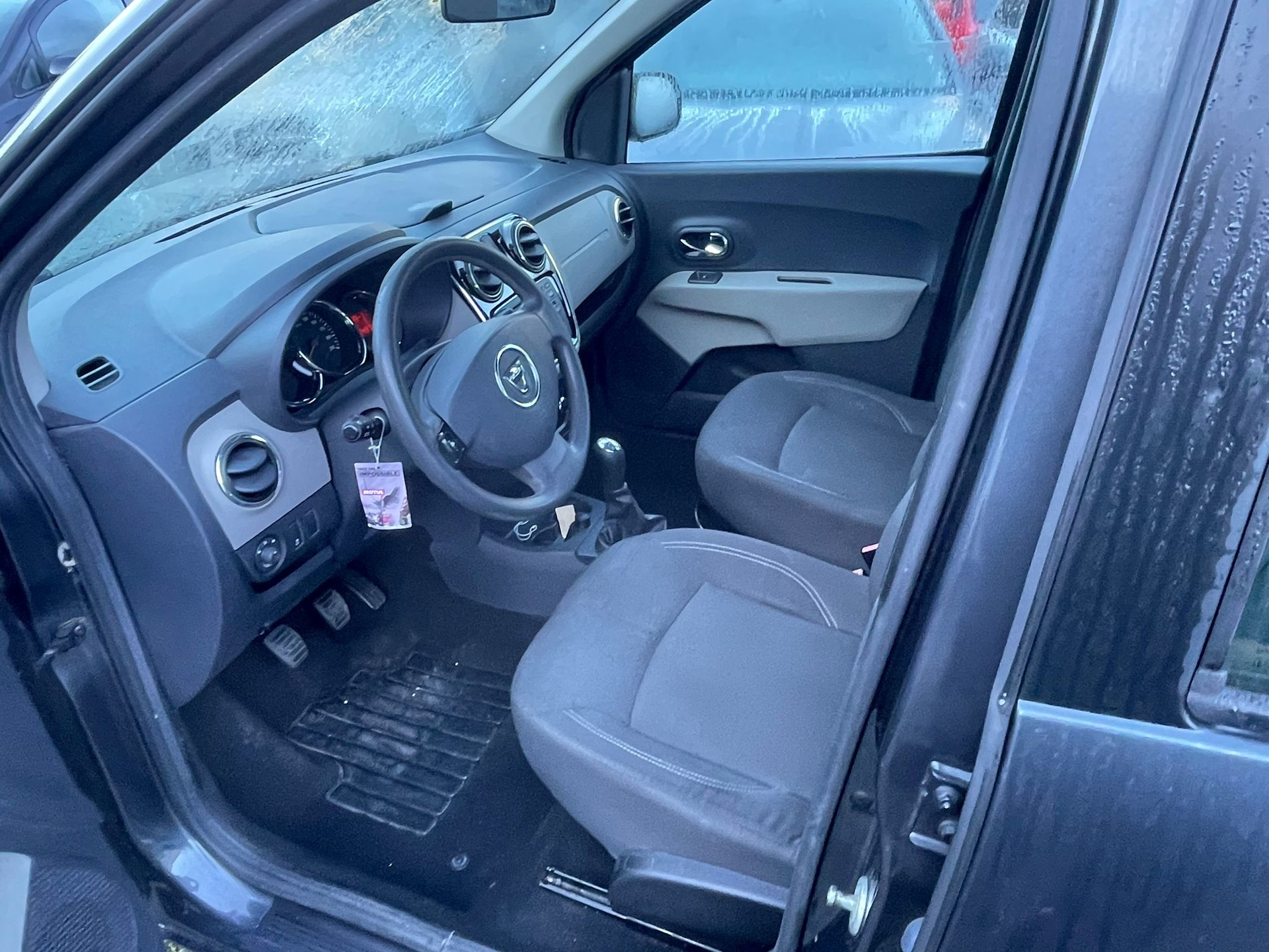 DACIA Lodgy 1.2 Turbo Ambiance 5PL-image-4
