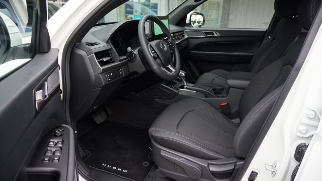 KGM-SsangYong GrandMusso 2.2Plat. 4WD A-image-9