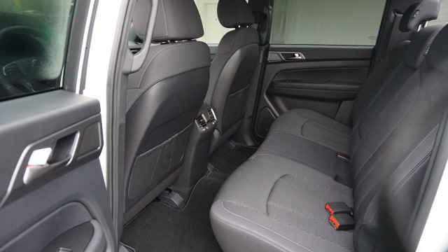 KGM-SsangYong GrandMusso 2.2Plat. 4WD A-image-8