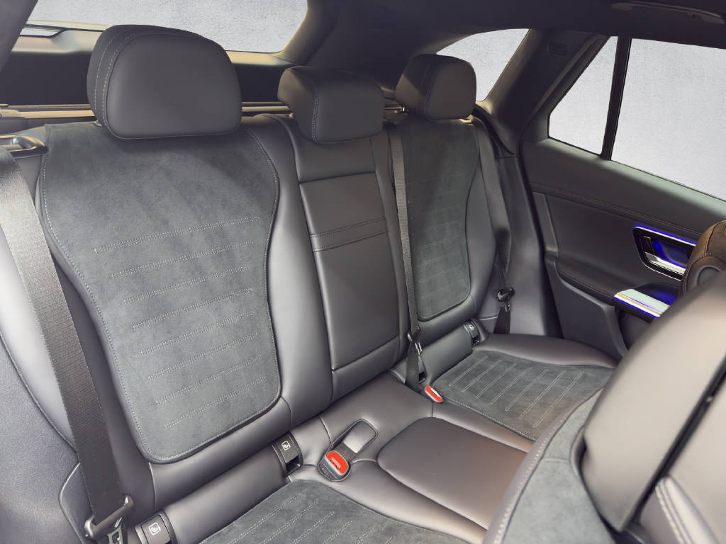 MERCEDES-BENZ GLC 220 d AMG Line 4Matic-image-13