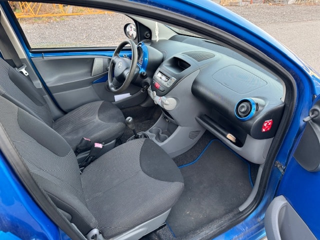 TOYOTA Aygo 1.0 Linea Terra-image-6