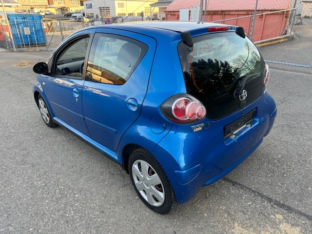 TOYOTA Aygo 1.0 Linea Terra-image-4