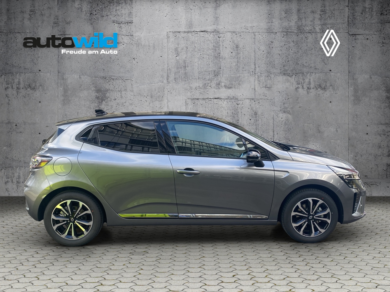 RENAULT Clio 1.6 E-Tech Techno-image-12