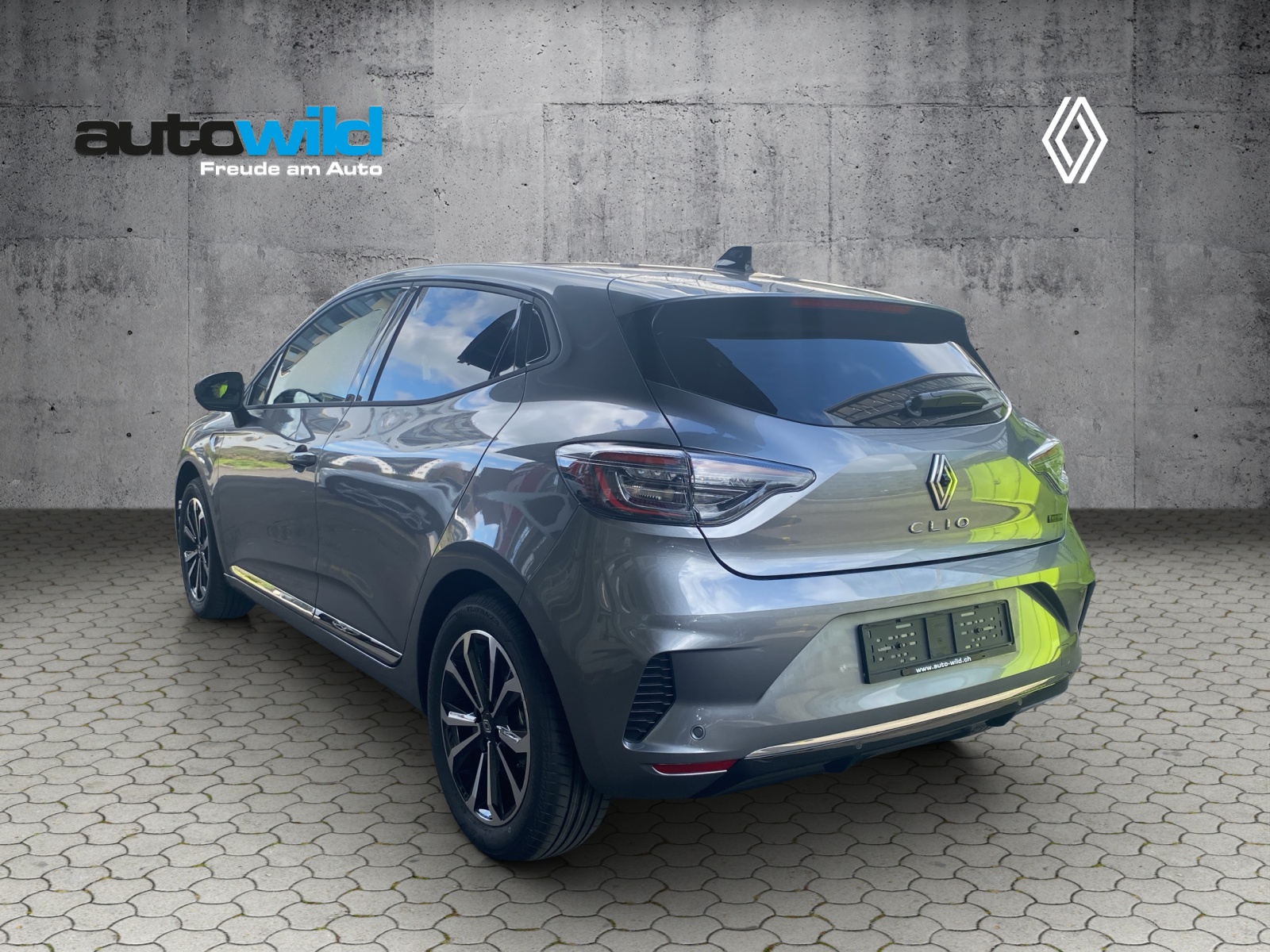 RENAULT Clio 1.6 E-Tech Techno-image-1