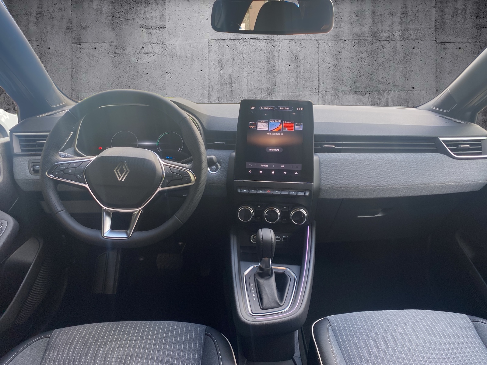 RENAULT Clio 1.6 E-Tech Techno-image-2