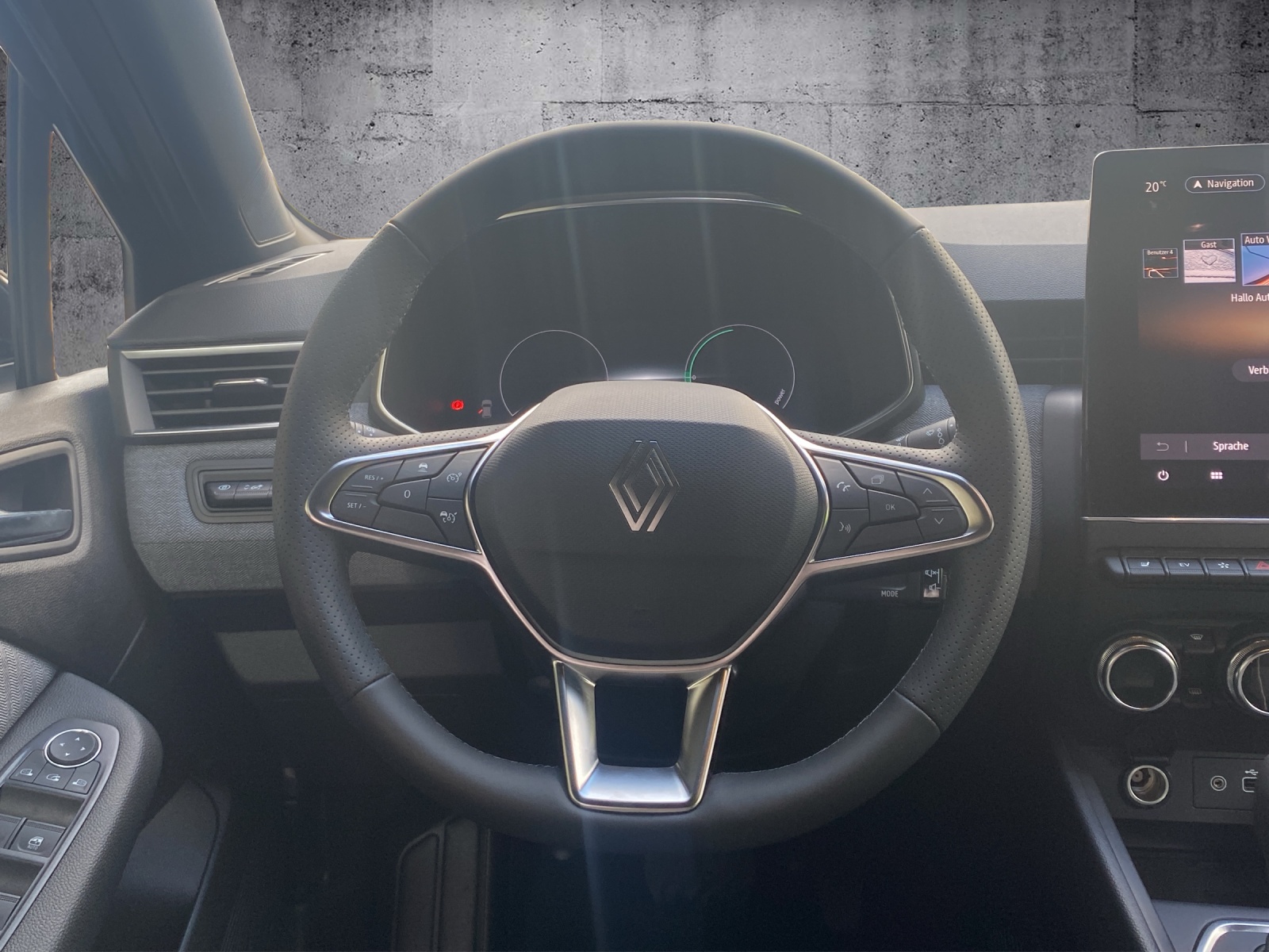 RENAULT Clio 1.6 E-Tech Techno-image-11