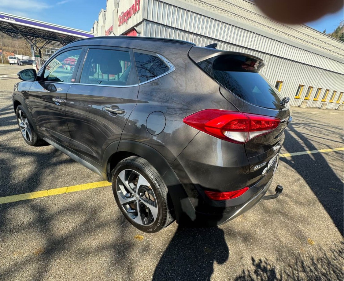 HYUNDAI Tucson 2.0 CRDI Vertex 4WD Automatic-image-3