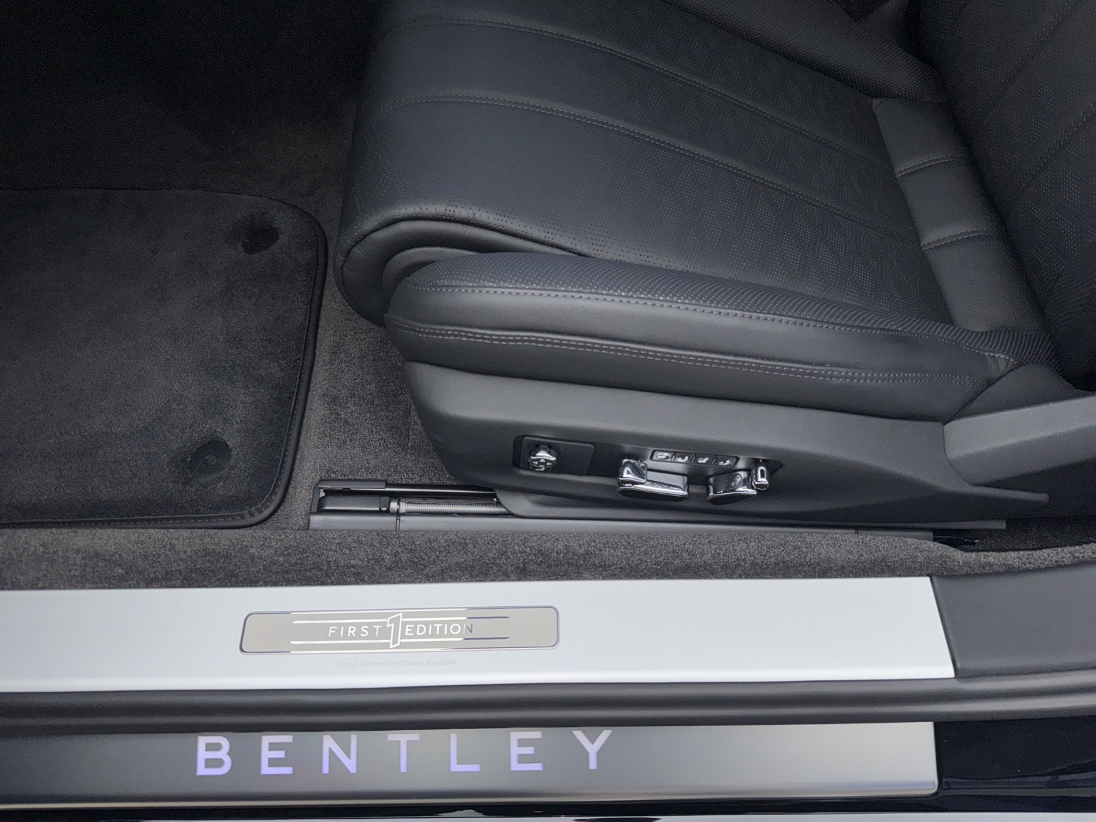BENTLEY Continental GT 4.0 V8 PHEV Speed 1St. Edition-image-16