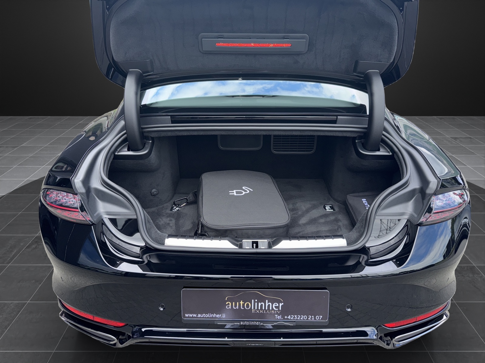 BENTLEY Continental GT 4.0 V8 PHEV Speed 1St. Edition-image-12