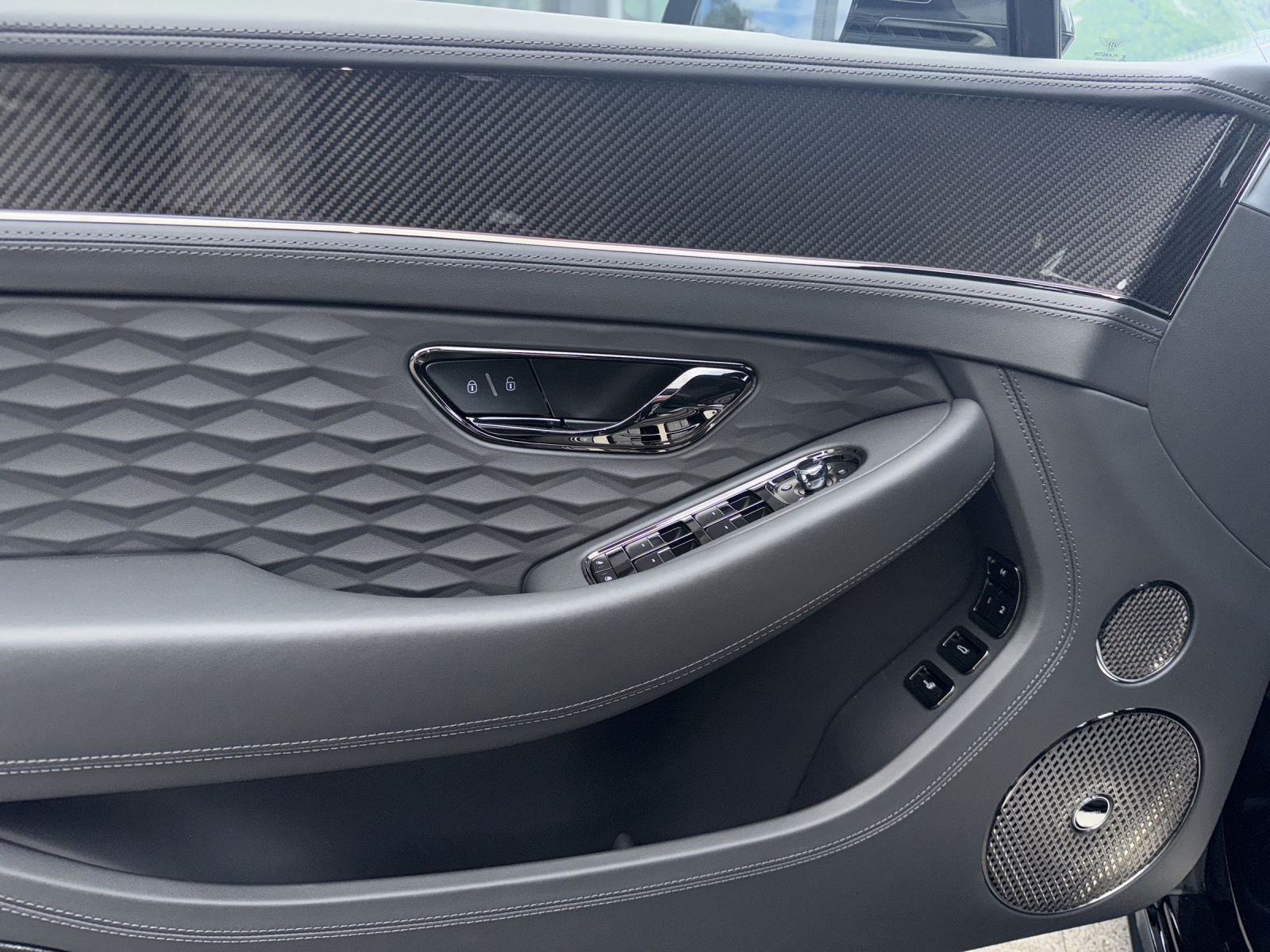BENTLEY Continental GT 4.0 V8 PHEV Speed 1St. Edition-image-15