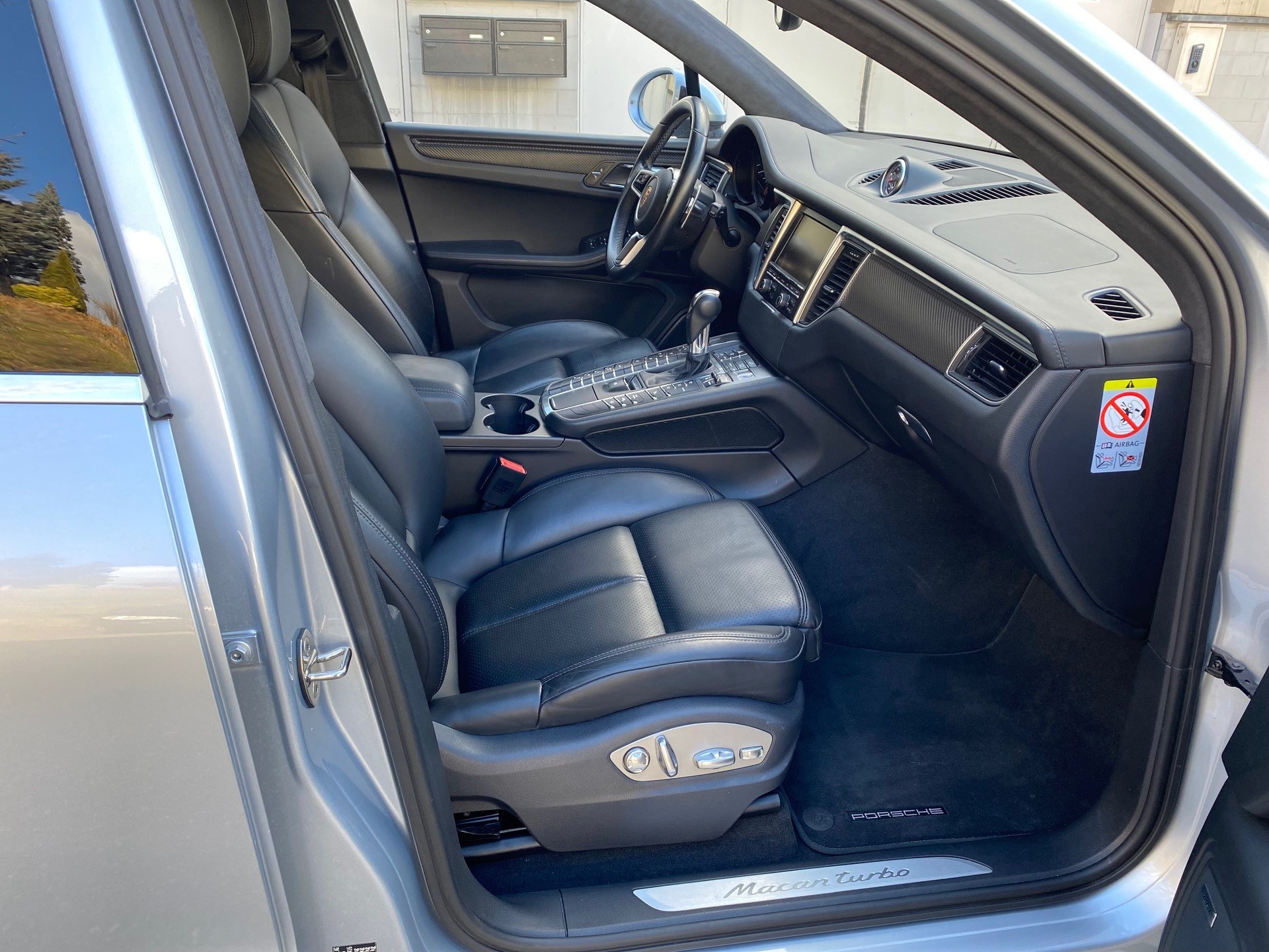 PORSCHE Macan Turbo PDK-image-12