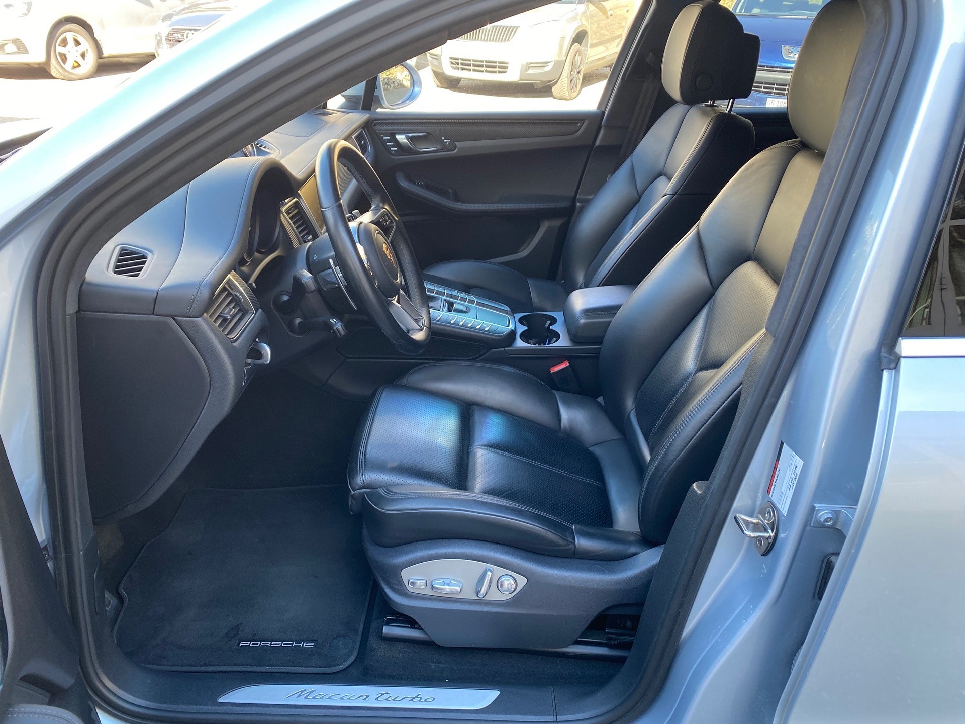 PORSCHE Macan Turbo PDK-image-11