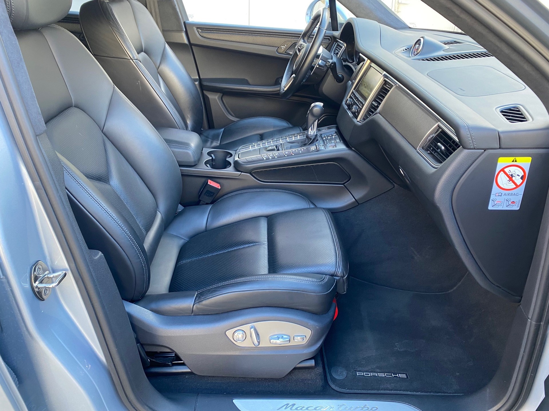 PORSCHE Macan Turbo PDK-image-13