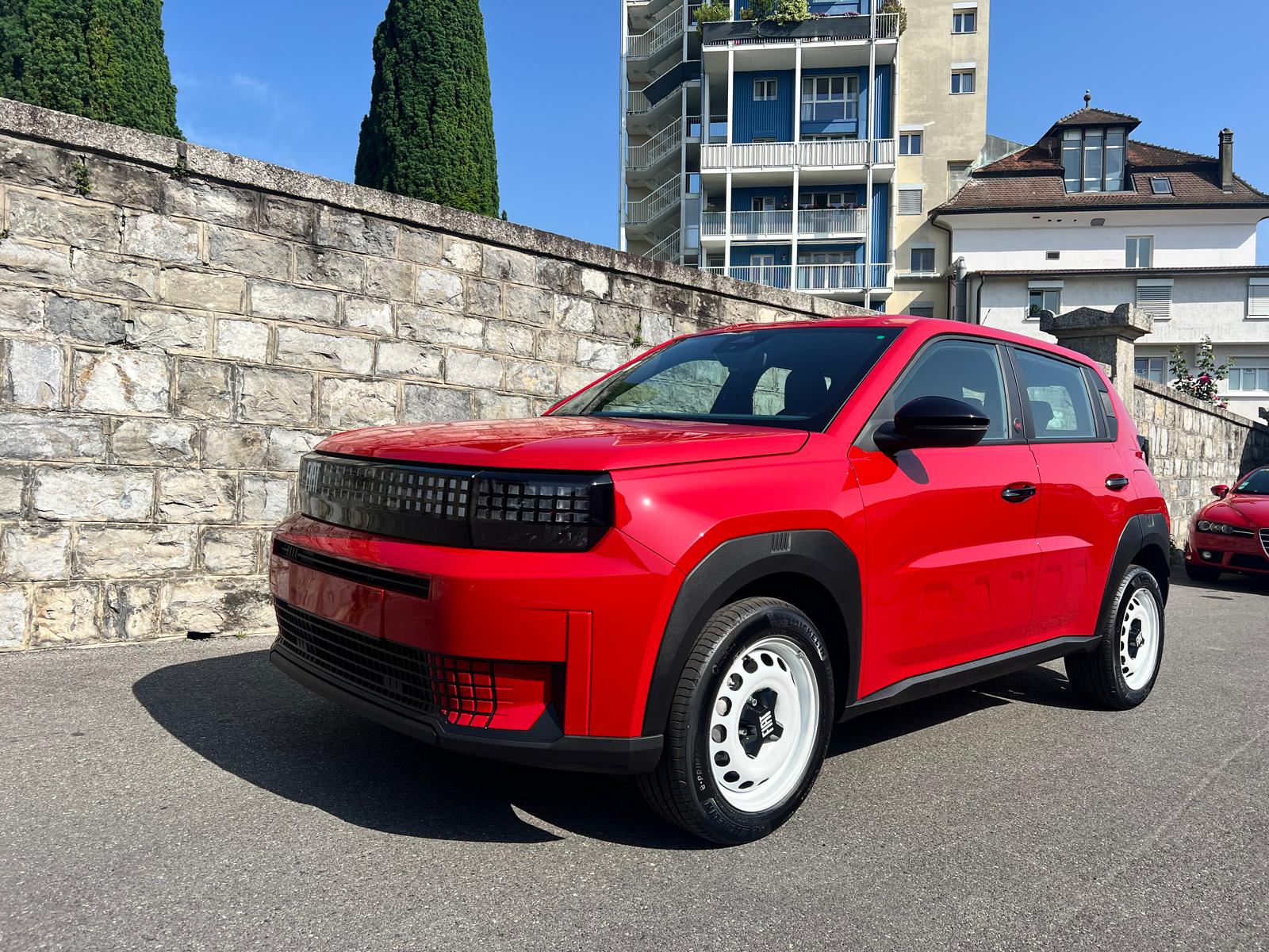 FIAT Grande Panda Elektro Red-image-1