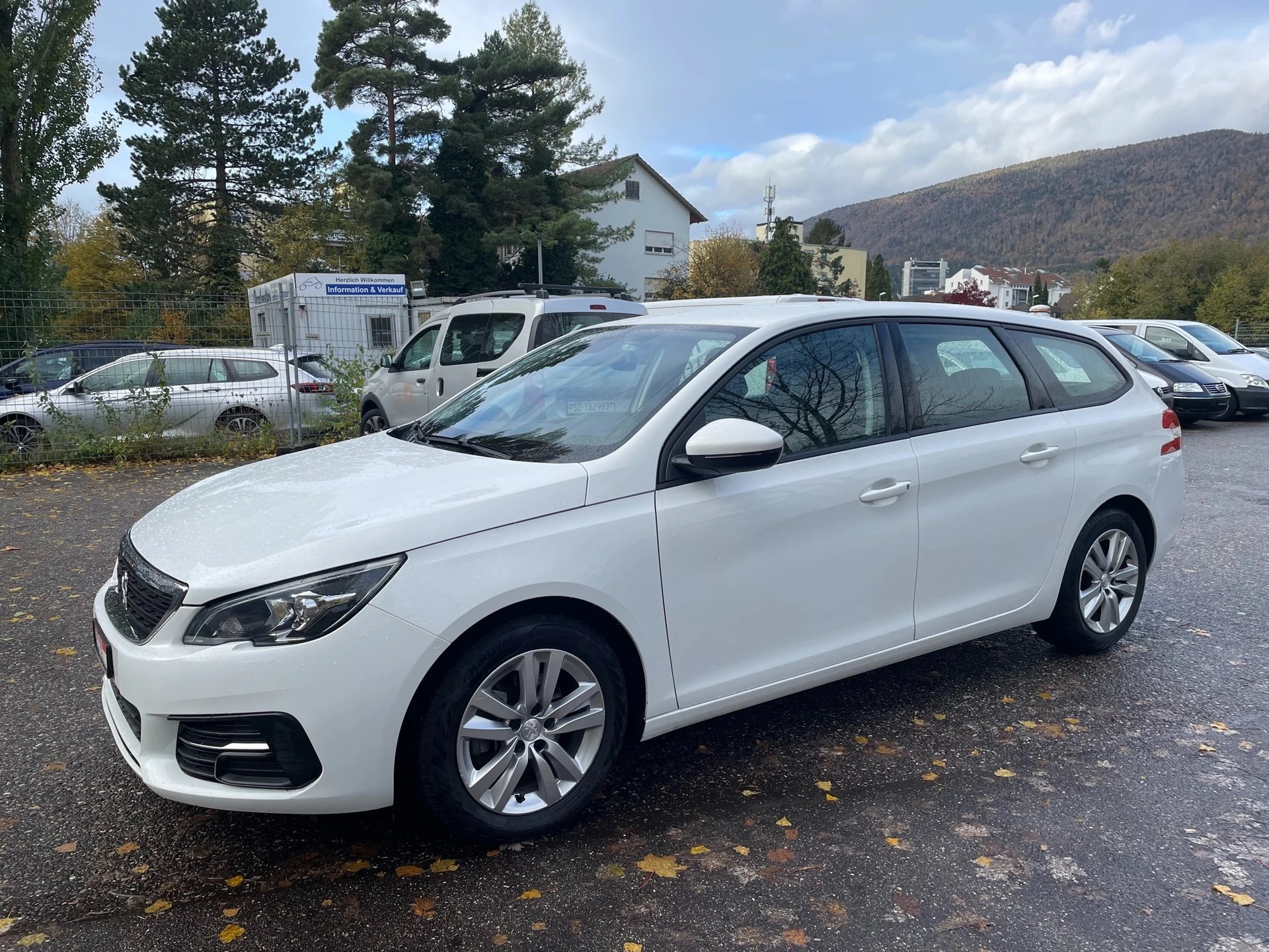 PEUGEOT 308 SW 1.5 BlueHDI Active * Gr. Navi * Klimaautomat * Tempomat * PDC H * Frisch Ab MFK-image-8