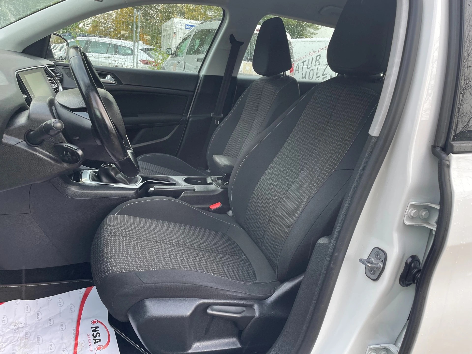 PEUGEOT 308 SW 1.5 BlueHDI Active * Gr. Navi * Klimaautomat * Tempomat * PDC H * Frisch Ab MFK-image-3