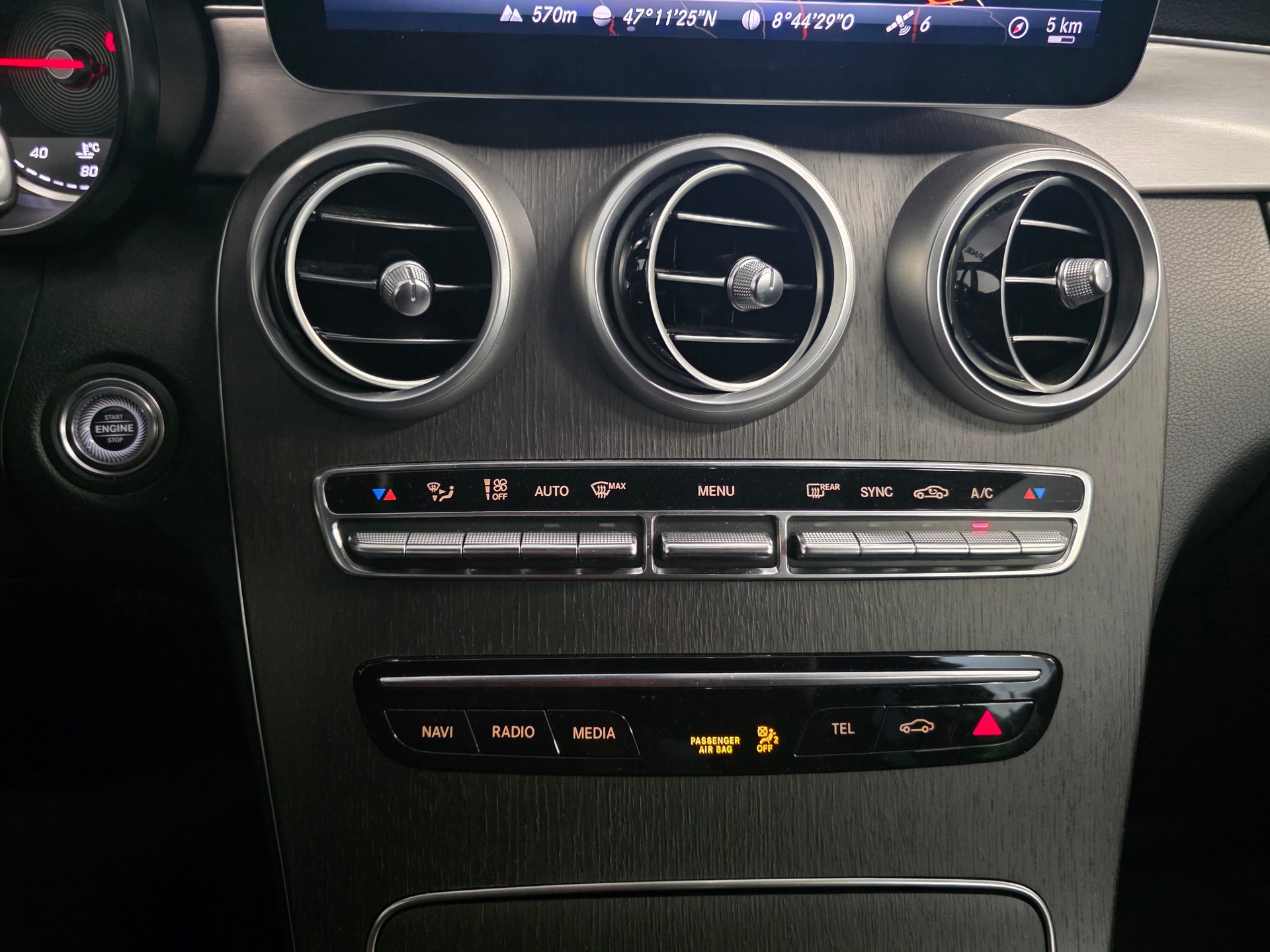 MERCEDES-BENZ C 220 d Coupé AMG Line 9G-Tronic-image-9
