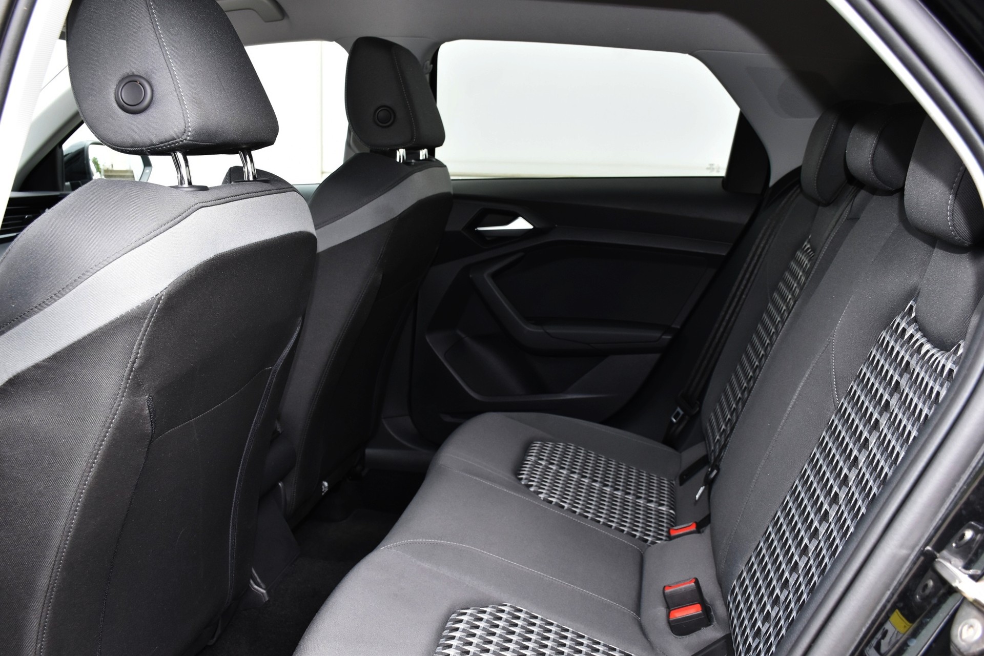 AUDI A1 35 TFSI S Line Sportback-image-15