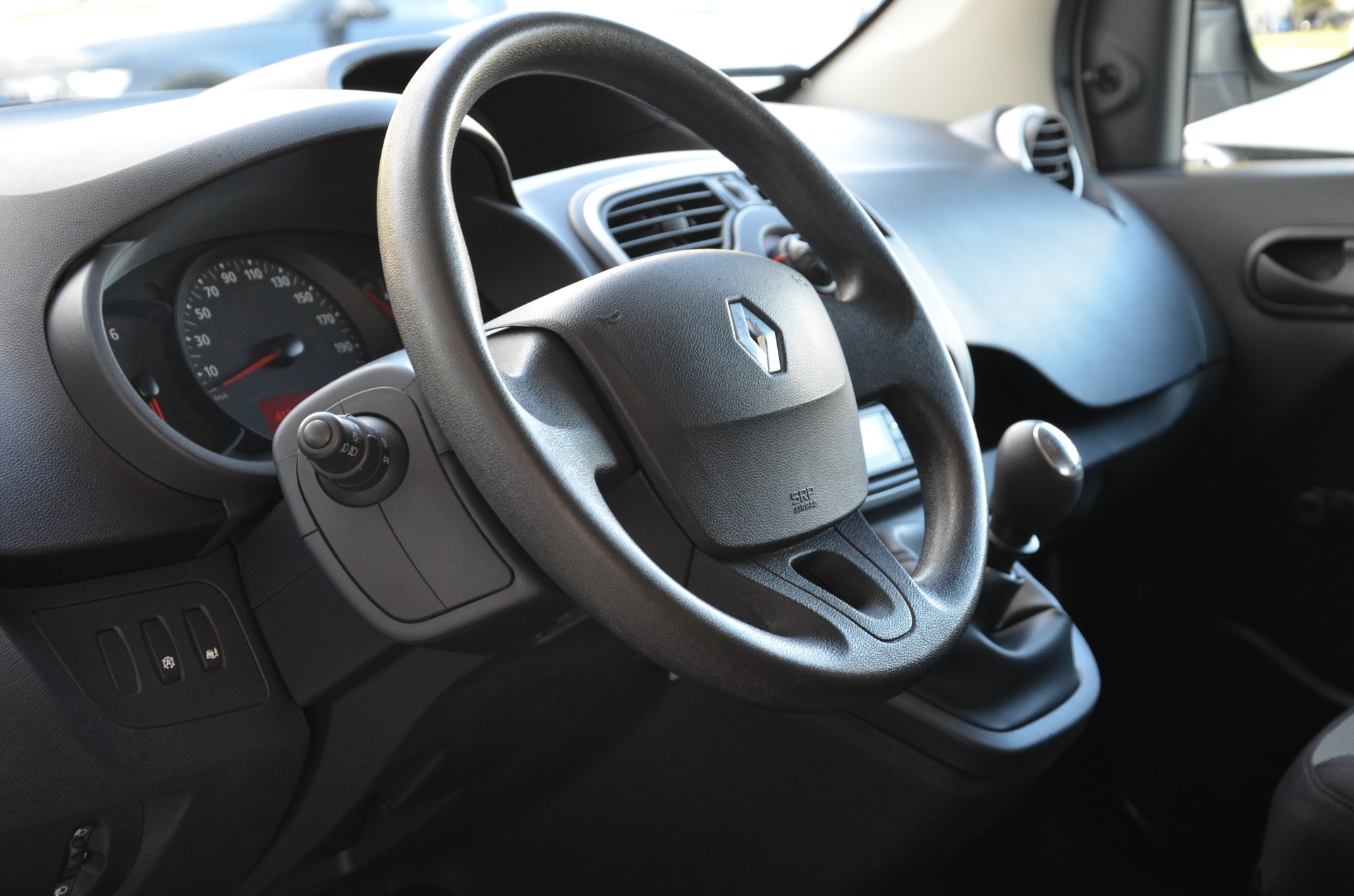 RENAULT Kangoo Medium dCi 80*Frisch ab MFK,1 Jahr oder 20'000km Garantie*-image-10