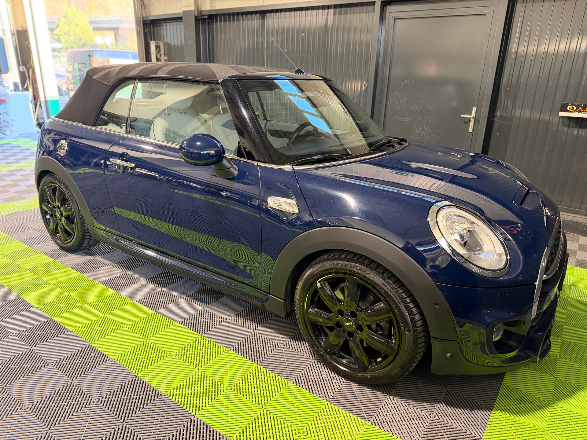 MINI Cooper S Cabriolet Steptronic-image-1