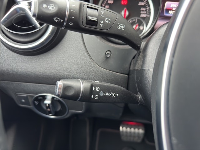 MERCEDES-BENZ CLA Shooting Brake 200 d AMG Line 4Matic 7G-DCT-image-19