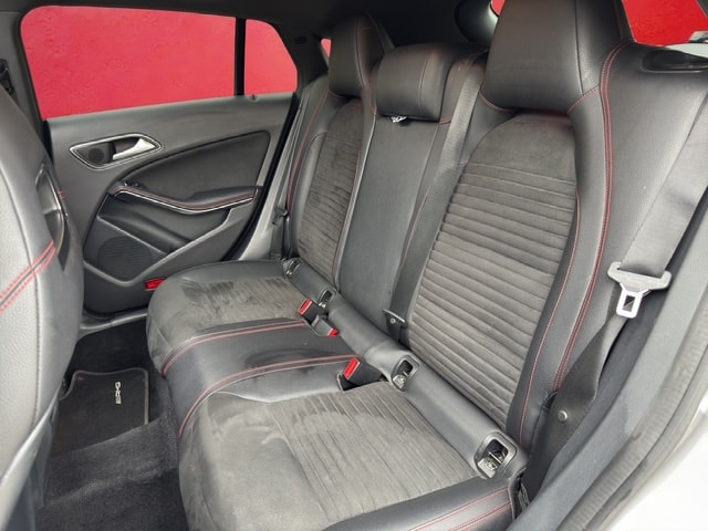 MERCEDES-BENZ CLA Shooting Brake 200 d AMG Line 4Matic 7G-DCT-image-21