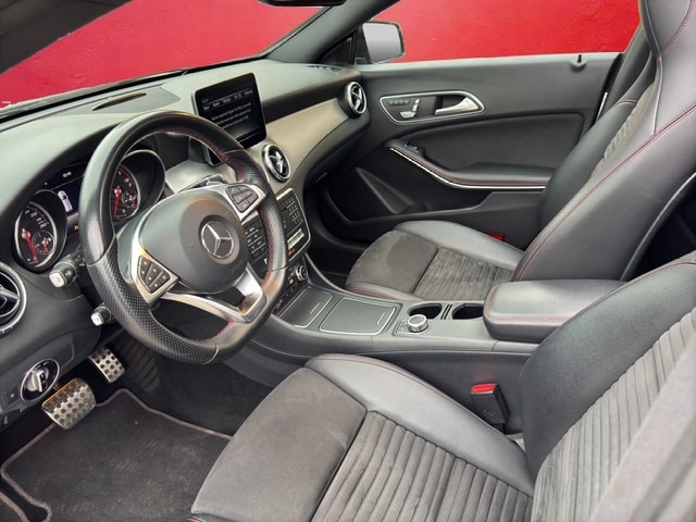 MERCEDES-BENZ CLA Shooting Brake 200 d AMG Line 4Matic 7G-DCT-image-11