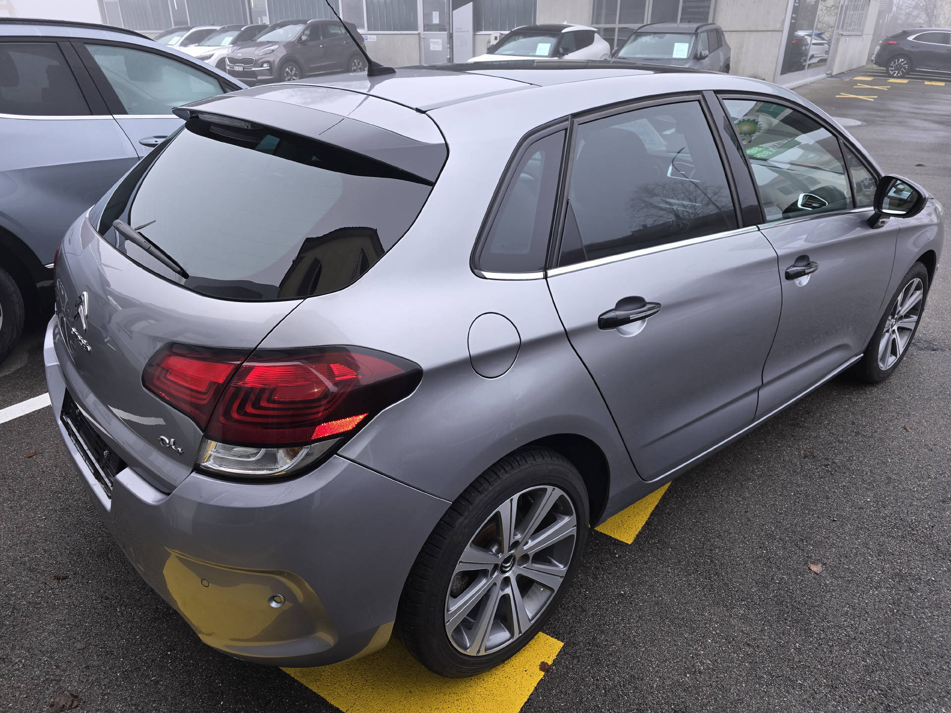 CITROEN C4 1.6 BlueHDi 120 Shine-image-3