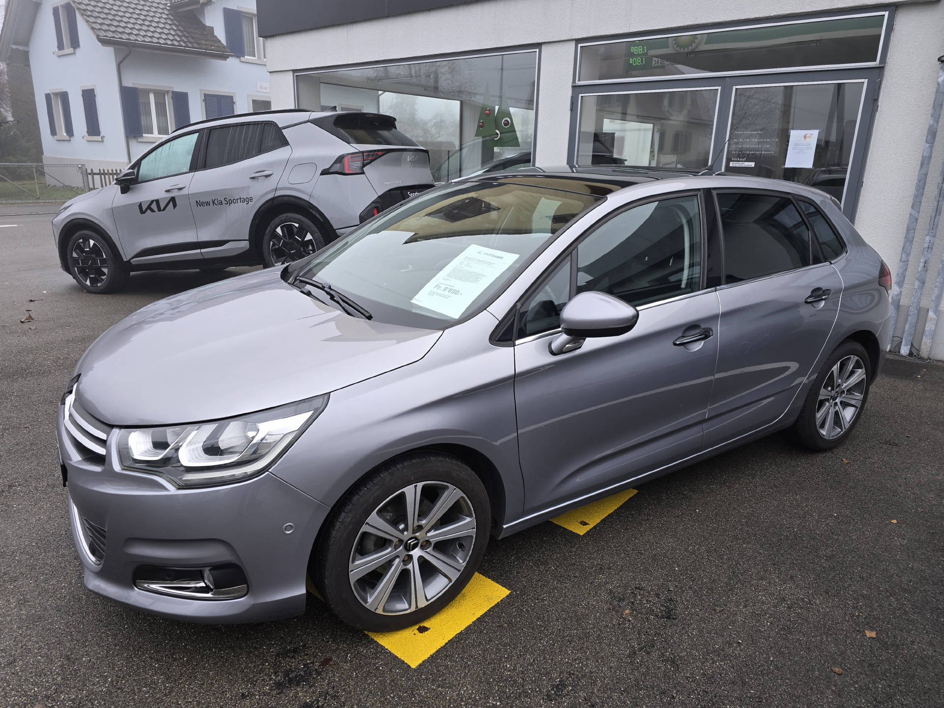 CITROEN C4 1.6 BlueHDi 120 Shine-image-1