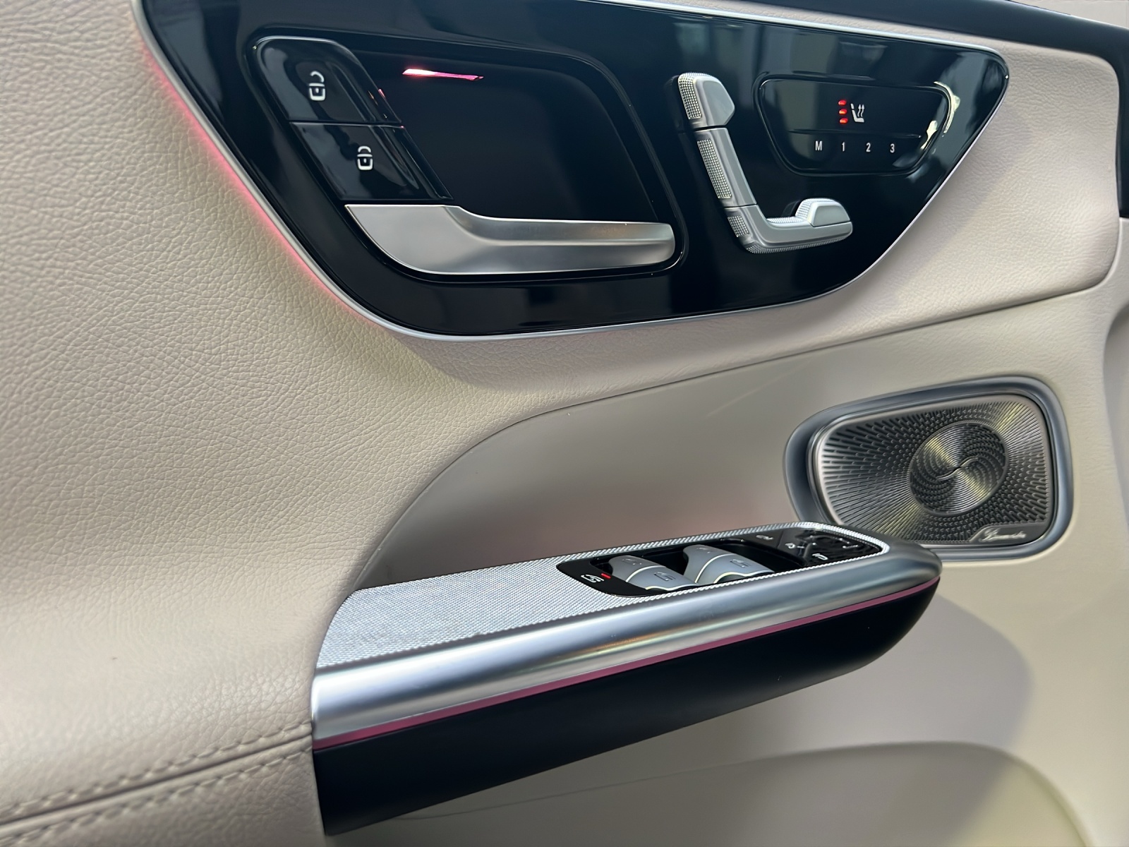 MERCEDES-BENZ GLC 220 d Avantgarde 4matic-image-8
