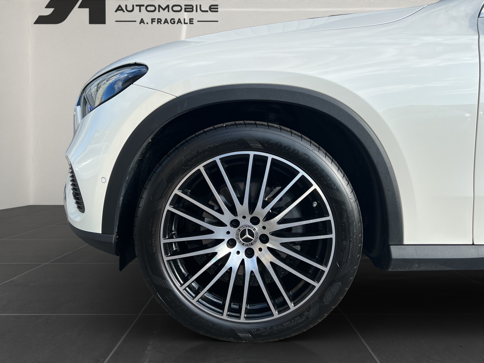 MERCEDES-BENZ GLC 220 d Avantgarde 4matic-image-5