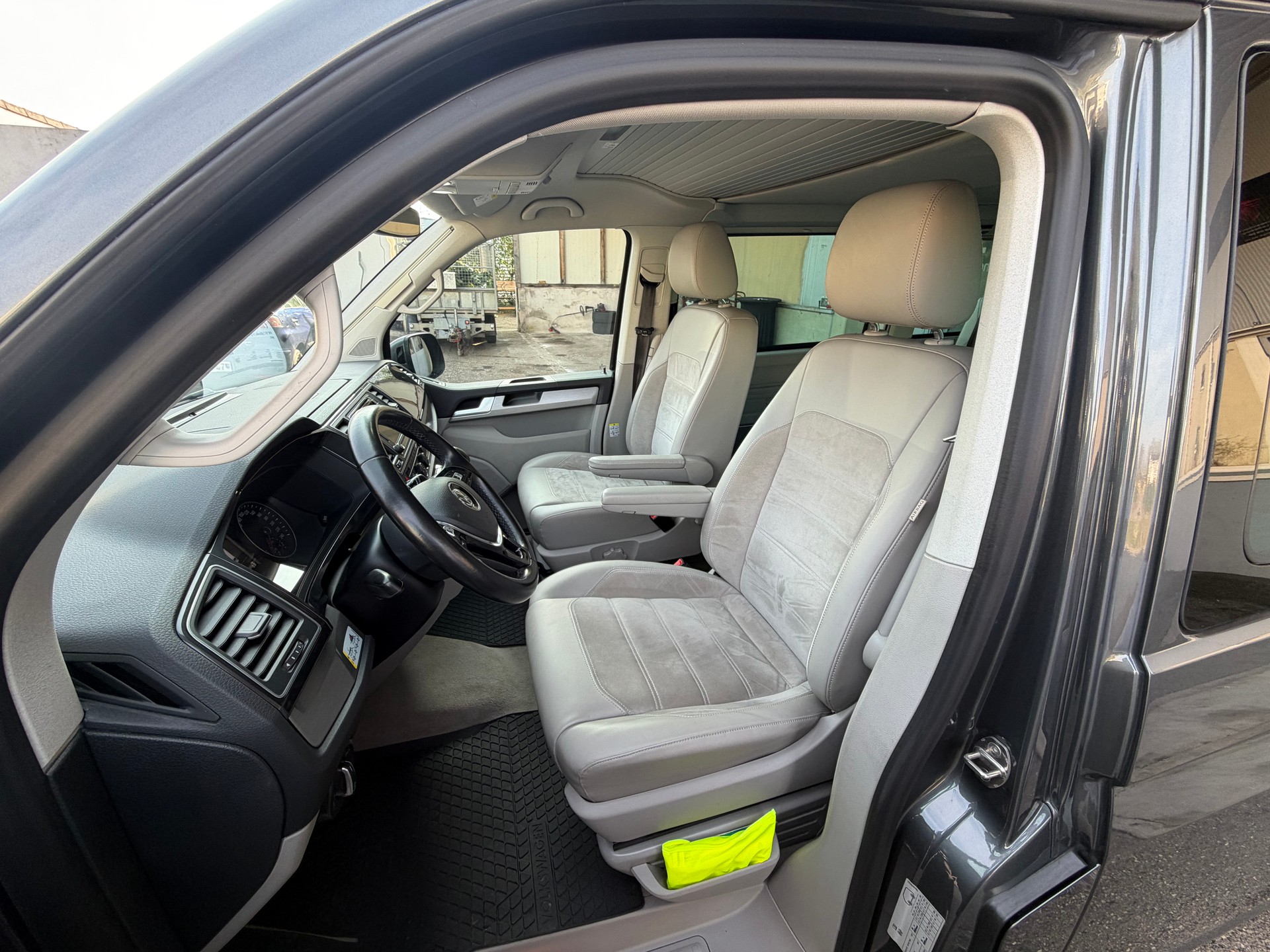 VW T6 California 2.0 Bi-TDI Ocean Edition DSG-image-16