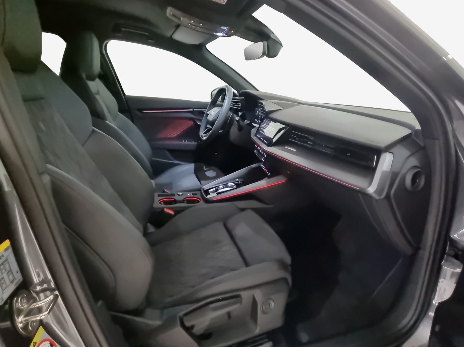 AUDI RS3 Limousine 2.5 TSI quattro S-tronic-image-15