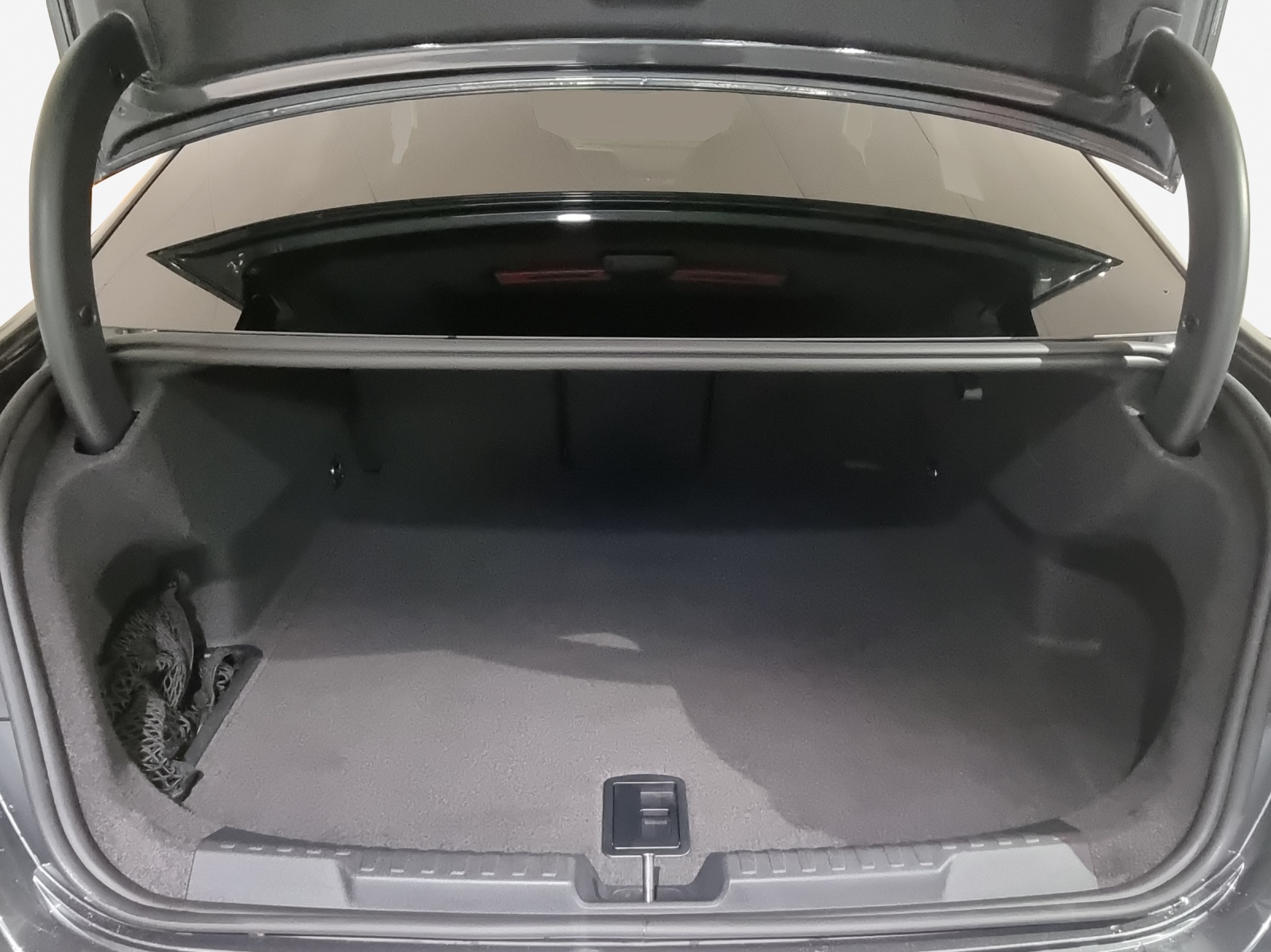 AUDI RS3 Limousine 2.5 TSI quattro S-tronic-image-12