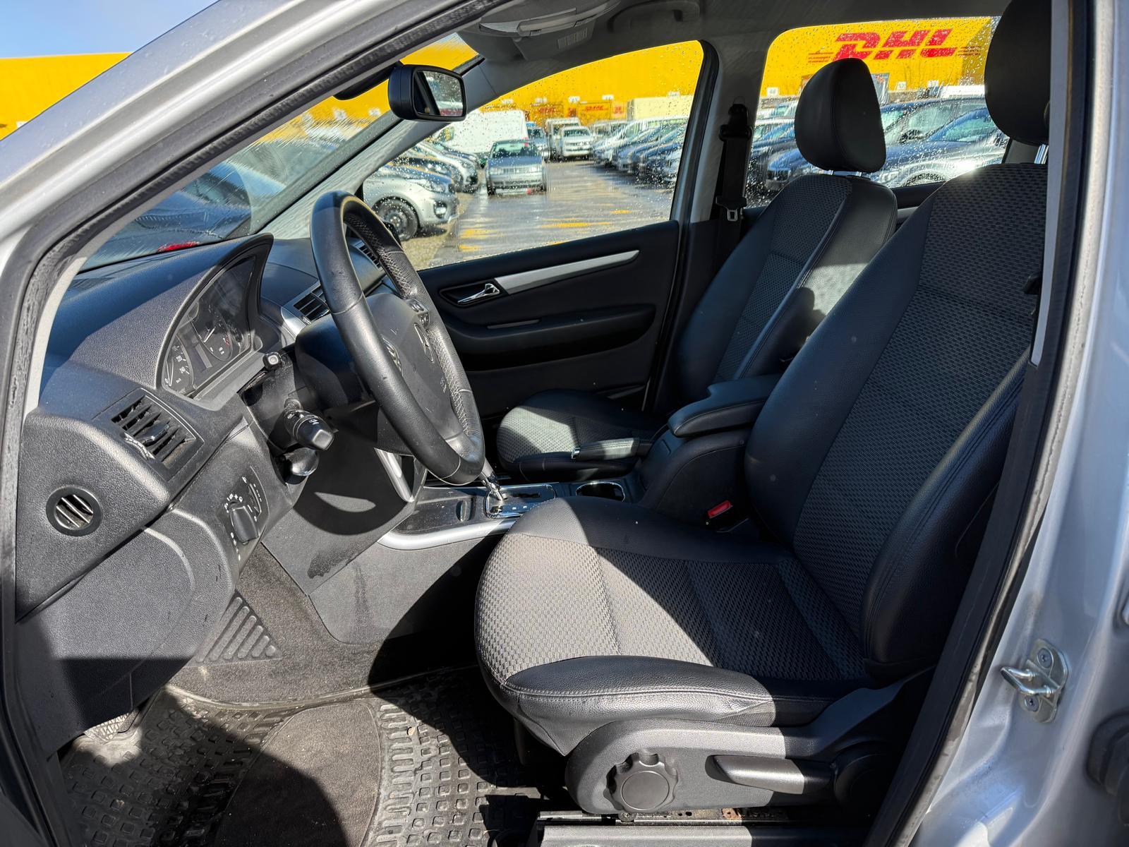 MERCEDES-BENZ A 200 Elegance-image-6