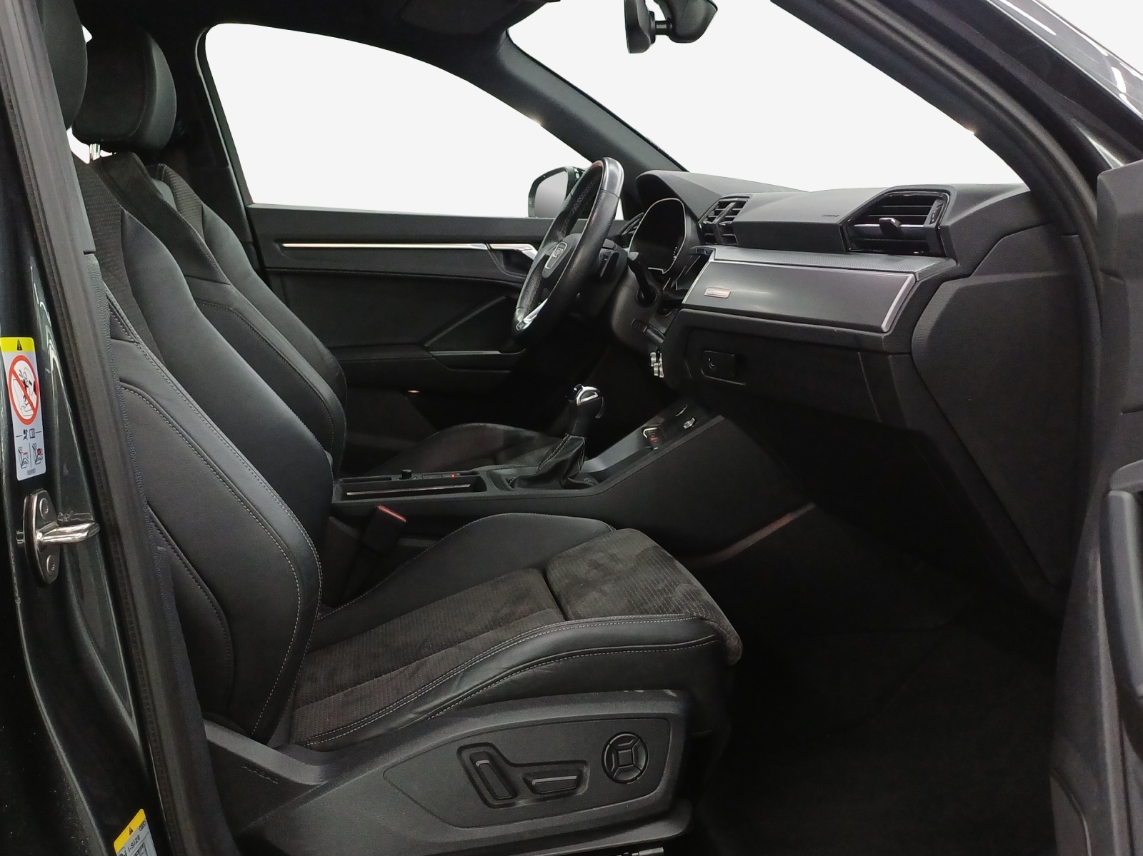 AUDI Q3 45 TFSI e S line Attraction S-tronic-image-14