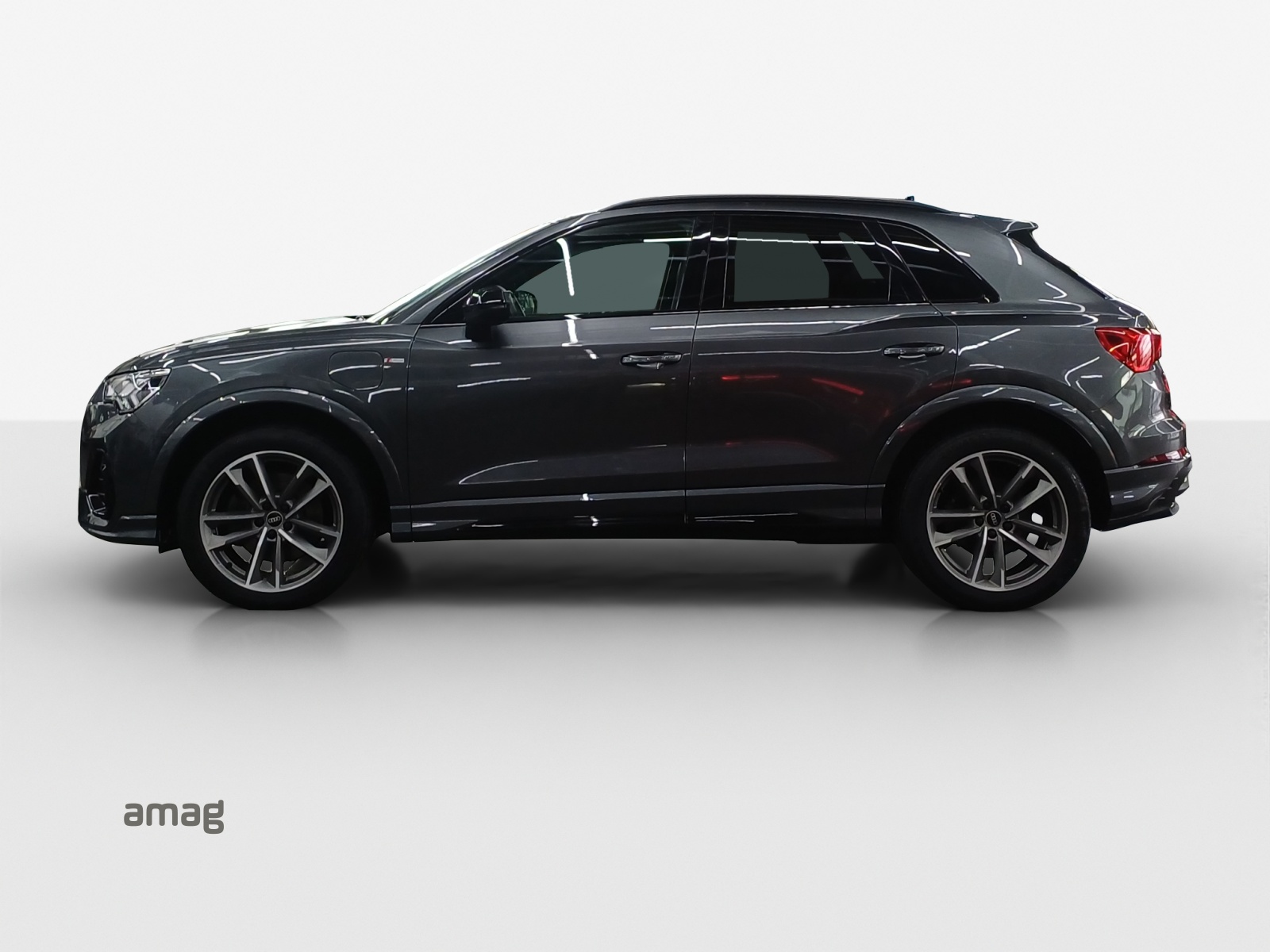 AUDI Q3 45 TFSI e S line Attraction S-tronic-image-1
