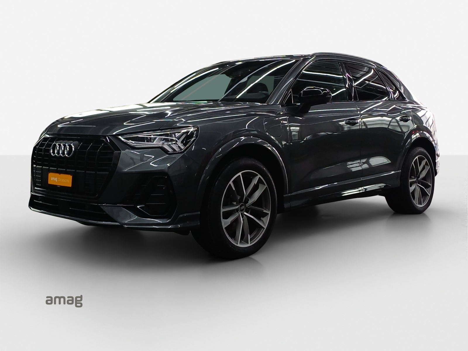 AUDI Q3 45 TFSI e S line Attraction S-tronic-image-0