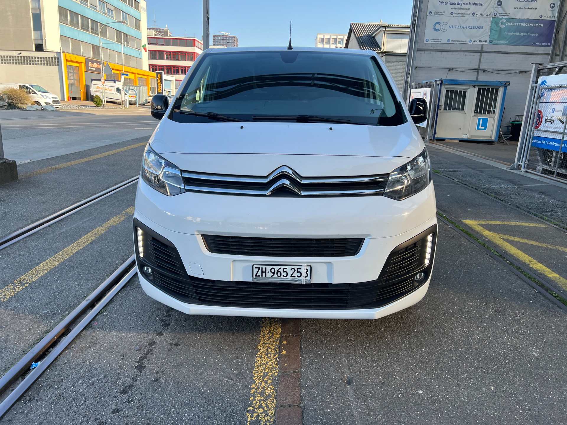 CITROEN Jumpy 2.0 BlueHDi 145 M EAT8-image-2