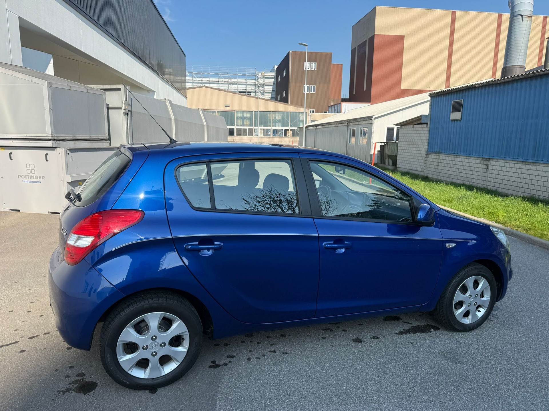 HYUNDAI i20 1.4 Style Automatic-image-6
