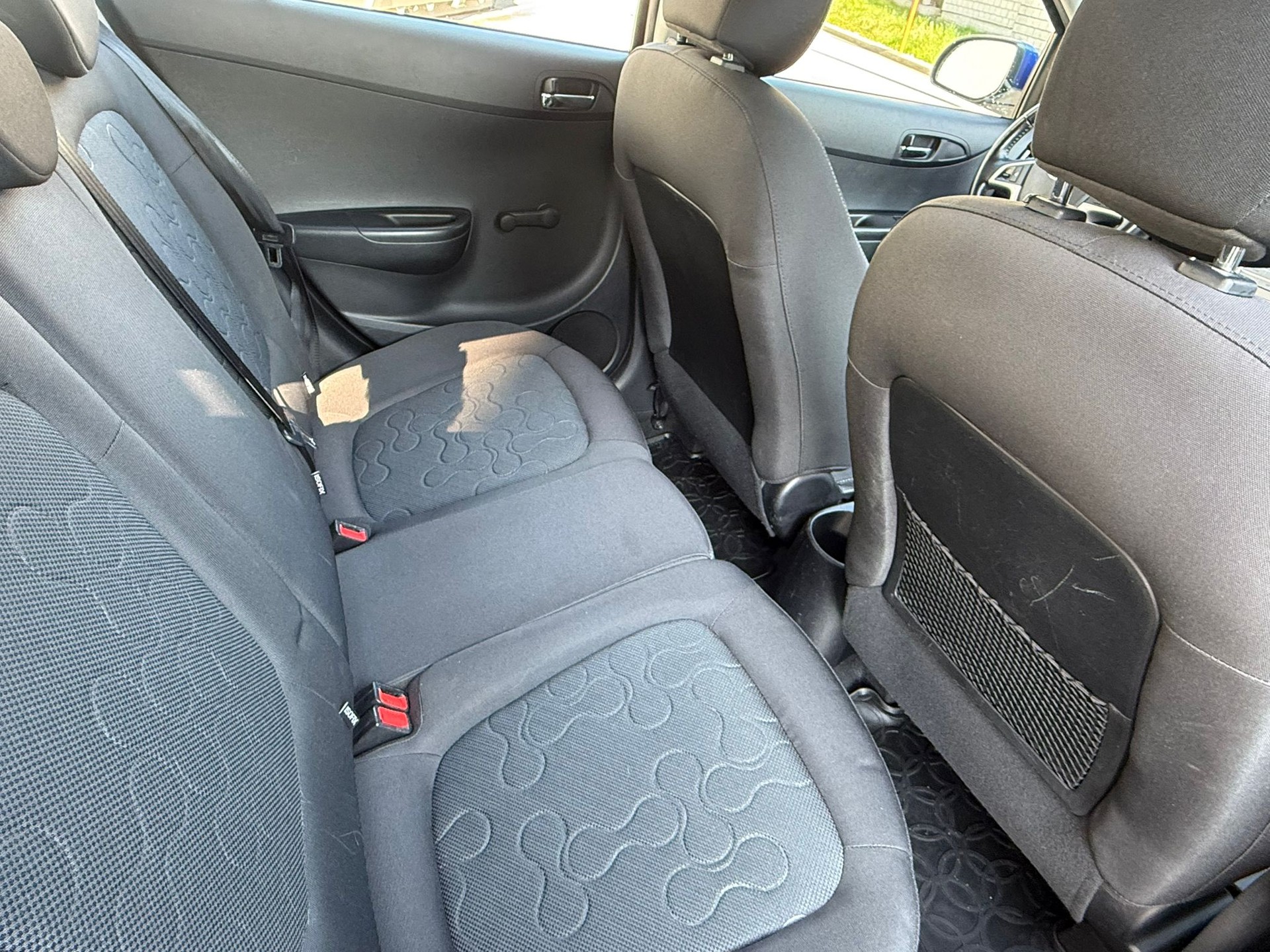 HYUNDAI i20 1.4 Style Automatic-image-9