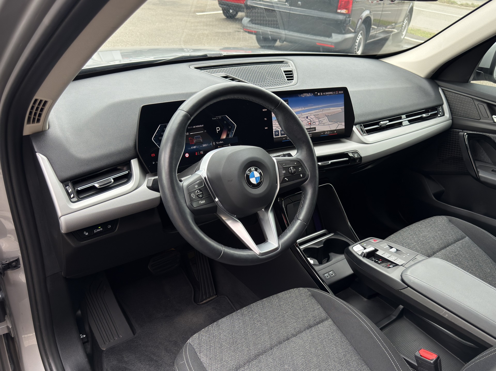 BMW X1 20d xDrive-image-8