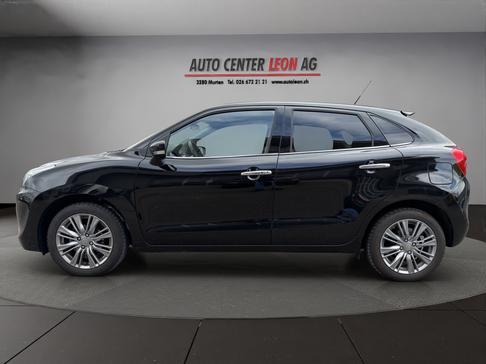 SUZUKI Baleno 1.0 Boosterjet Compact Top-showroom-element-2