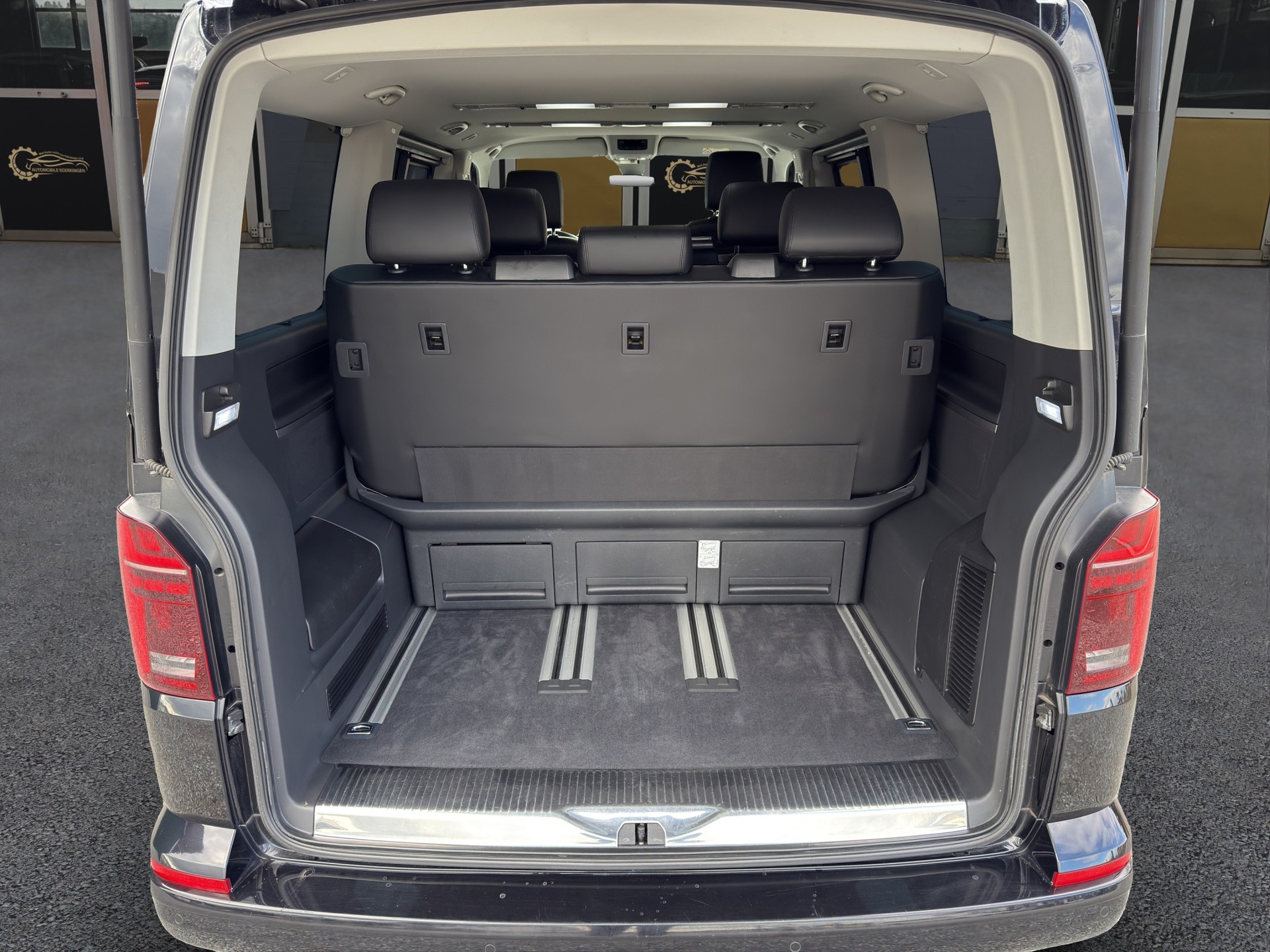 VW T6.1 Multivan 2.0 TDI 204 Highline Liberty DSG 4m-image-14