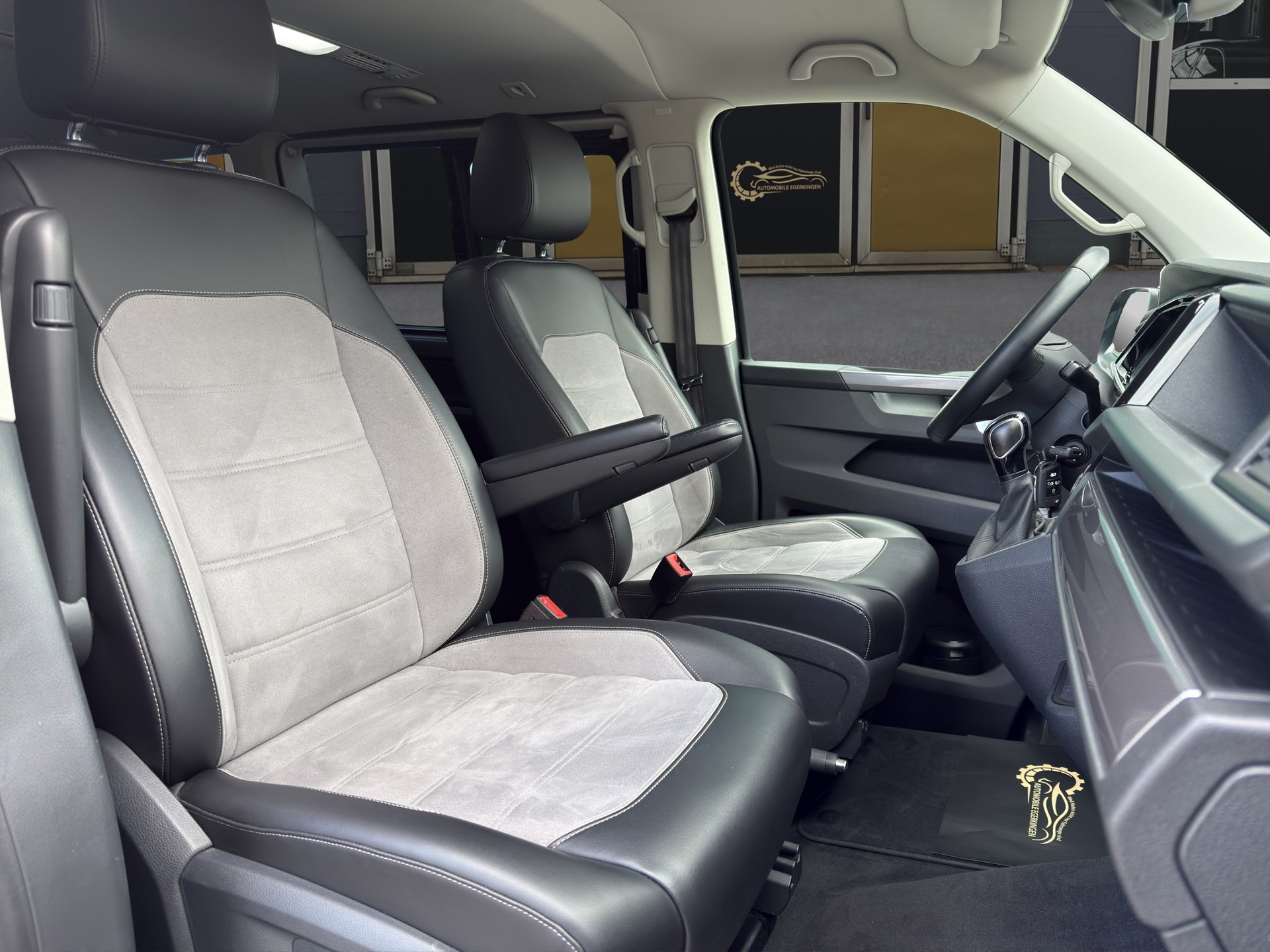 VW T6.1 Multivan 2.0 TDI 204 Highline Liberty DSG 4m-image-9