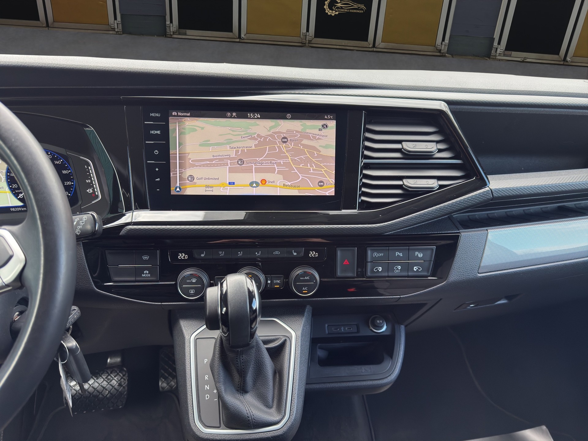 VW T6.1 Multivan 2.0 TDI 204 Highline Liberty DSG 4m-image-15